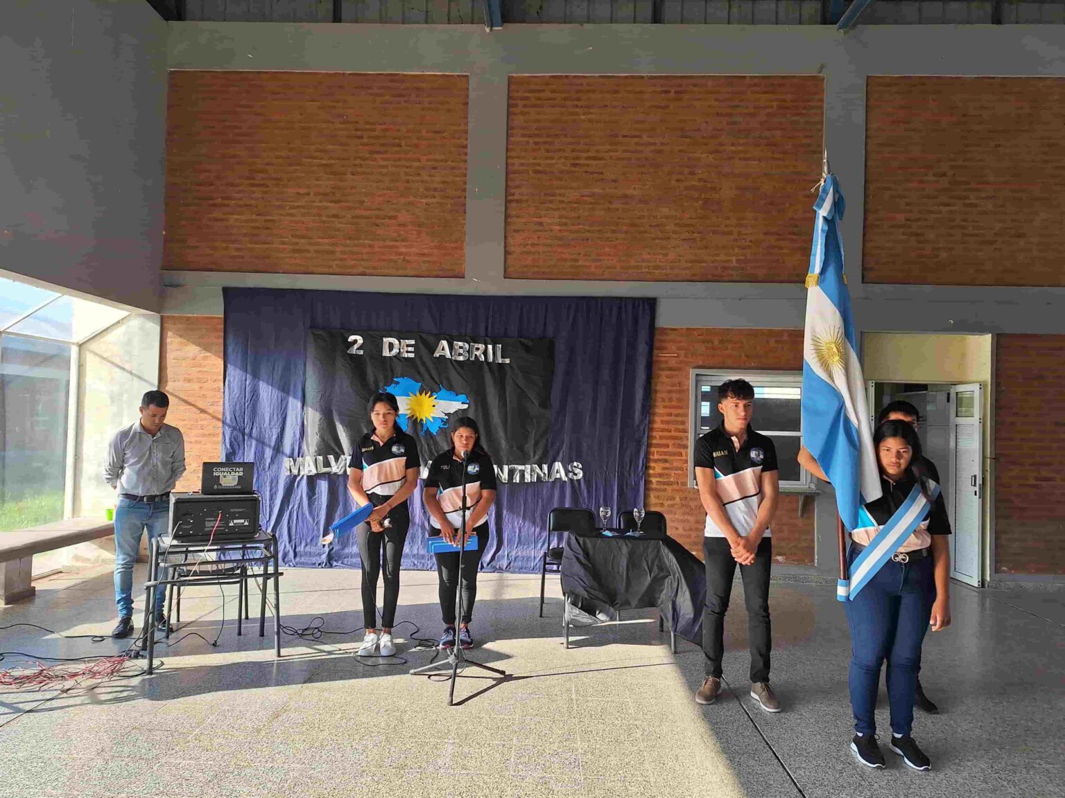 EES 124 - MALVINAS ARGENTINAS EX COMBATIENTES2